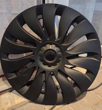 Mat zwarte 19 inch wieldoppen Tesla model Y.  beschikbaar voor biedingen