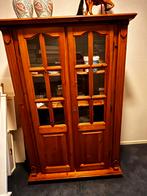 Leuke houten vitrinekast met glasdeuren, Huis en Inrichting, Ophalen, Gebruikt, 100 tot 150 cm, 150 tot 200 cm