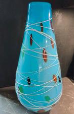 Vaas van glas, hoofdkleur blauw, Blauw, Ophalen of Verzenden, Minder dan 50 cm, Glas