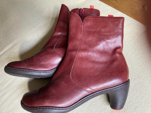 Mooie zachtleren wijnrode laarsjes, maat 40, Camper, Kleding | Dames, Schoenen, Zo goed als nieuw, Lage of Enkellaarzen, Rood