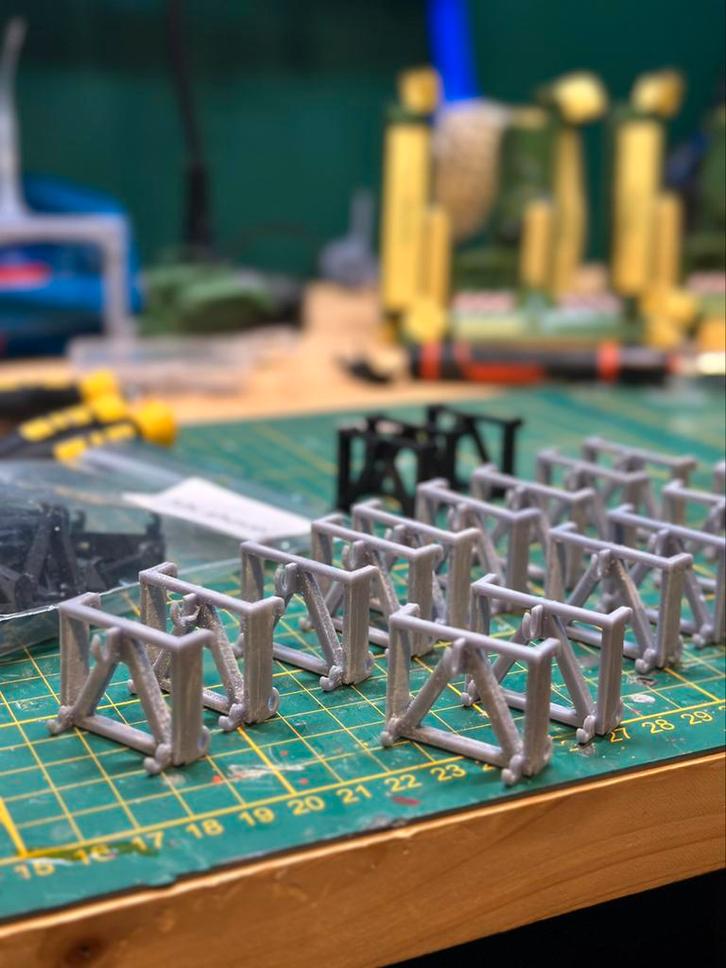 Koppelstukjes AT shovel, Hobby en Vrije tijd, Modelauto's | 1:32, Zo goed als nieuw, Tractor of Landbouw, Overige merken, Ophalen of Verzenden