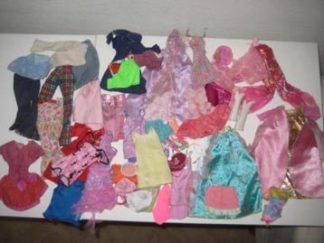 Barbie kleertjes kleding divers Barbie  accessoires beschikbaar voor biedingen