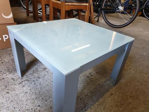 Mooie bijzettafel, Huis en Inrichting, Tafels | Bijzettafels, Zo goed als nieuw, Vierkant, Minder dan 45 cm, 55 tot 75 cm, Ophalen