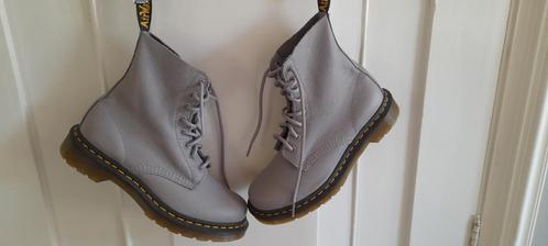 Dr.Martens Original bouncing soles nieuw onpaar 38/39, Kleding | Dames, Schoenen, Nieuw, Lage of Enkellaarzen, Grijs, Verzenden