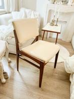 2 vintage leren eetkamerstoelen beige deens model, Huis en Inrichting, Stoelen, Ophalen, Gebruikt, Twee, Overige kleuren