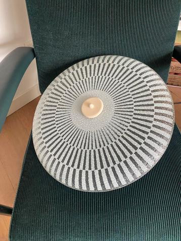 Vintage plafonnière van reliëf glas, plafondlamp   beschikbaar voor biedingen