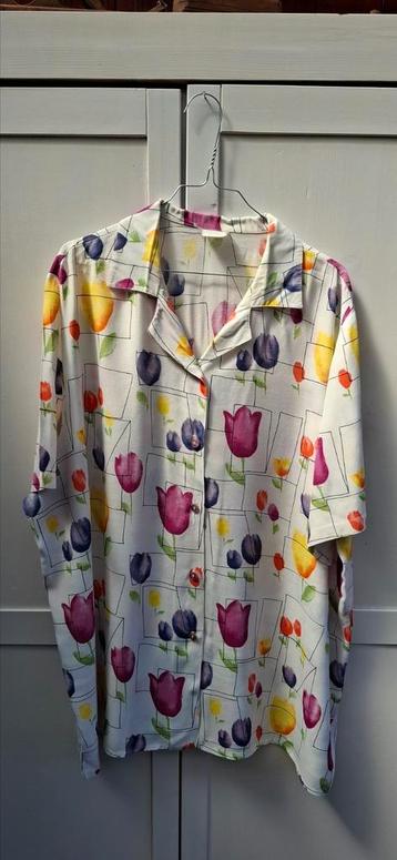 Vintage blouse, maat 42/44 - XL/XXL - wit - tulpen - 90's  beschikbaar voor biedingen