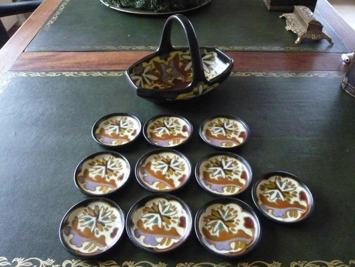 Arnhems plateel petit four/  bonbonniere/ pindastel 11 delig, Antiek en Kunst, Curiosa en Brocante, Ophalen of Verzenden