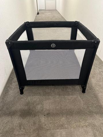 Reis inklapbare baby box + matrasje beschikbaar voor biedingen