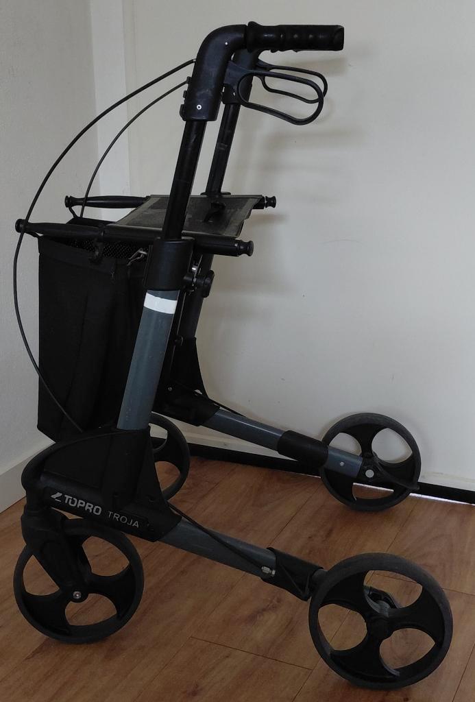 Rollator Topro Troja Viva M + Netje ( 7.2 kg ! ), Diversen, Rollators, Zo goed als nieuw, Lichtgewicht, Opvouwbaar, Ophalen of Verzenden