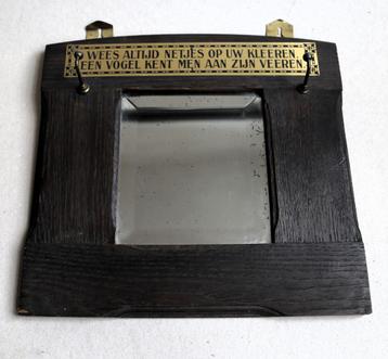 Wees altijd netjes op uw kleeren, antiek spiegeltje jaren 30 beschikbaar voor biedingen