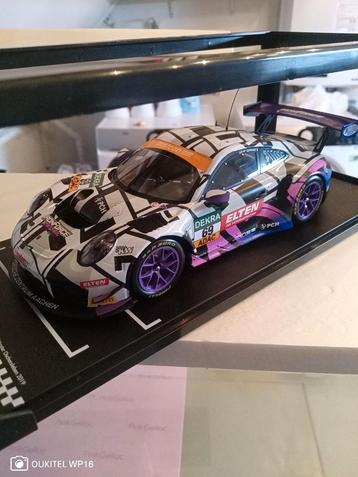 Porsche gt3R 1:18 beschikbaar voor biedingen