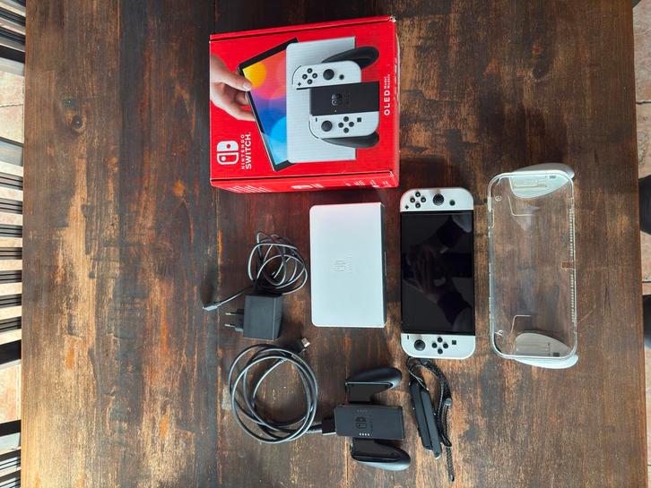 Nintendo Switch OLED, Spelcomputers en Games, Spelcomputers | Nintendo Switch, Zo goed als nieuw, Switch OLED, Met 1 controller