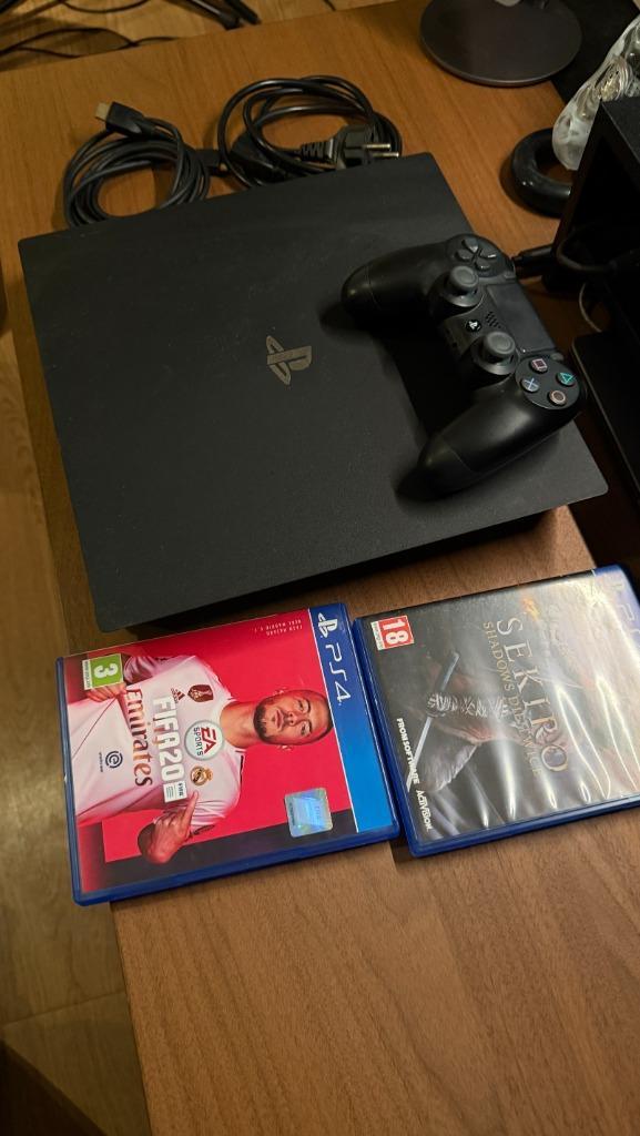 PS4 Pro 1TB + Controller + 3 Games - Goede Staat, Spelcomputers en Games, Spelcomputers | Sony PlayStation 4, Zo goed als nieuw