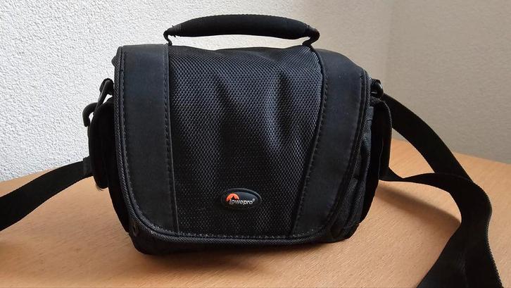 Lowepro cameratas – compact & stevig, Audio, Tv en Foto, Fotografie | Fototassen, Zo goed als nieuw, Schoudertas, Lowepro, Ophalen of Verzenden