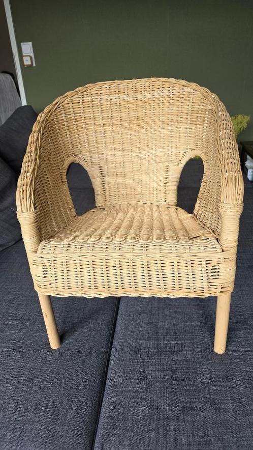 Rotan/rieten kinderfauteuil, Kinderen en Baby's, Kinderkamer | Tafels en Stoelen, Zo goed als nieuw, Stoel(en), Ophalen