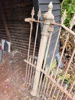 Onzettend oude poort tuinhek gietijzeren palen. Uniek, Sierhekwerk, Gebruikt, Ophalen of Verzenden, IJzer