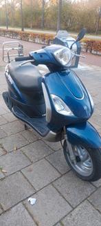 Piaggio fly snor, Fietsen en Brommers, Scooters | Piaggio, Ophalen, Zo goed als nieuw, Benzine