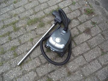 kleine en  lichte auto stofzuiger beschikbaar voor biedingen