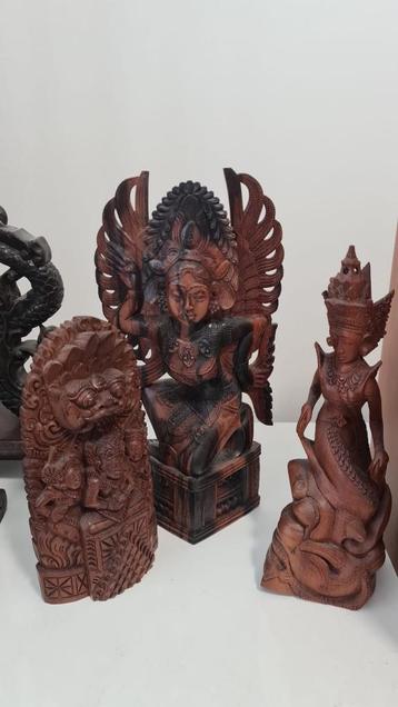 Indonesische houten beeldjes (coromandel , teak ) uit Bali beschikbaar voor biedingen