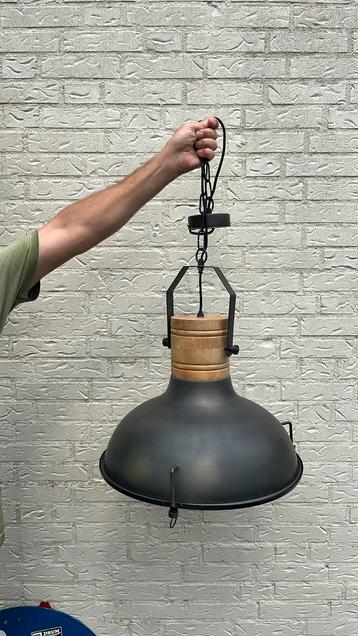 Industriële hanglamp tafellamp beschikbaar voor biedingen