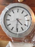 Wandklok - Strak Design 39cm, Ophalen, Zo goed als nieuw, Analoog, Wandklok