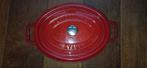STAUB cocotte cherry red 29cm, Ophalen of Verzenden, Zo goed als nieuw, Overige materialen, Inductieplaat