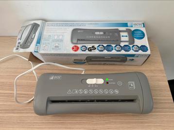 United Office document shredder. Opzet papiervernietiger. beschikbaar voor biedingen