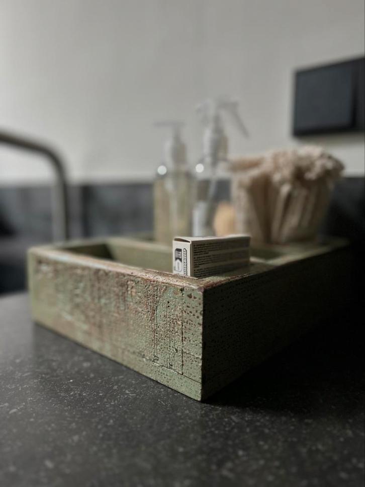 Oud oosters houten bakje India sleets imperfect, Antiek en Kunst, Curiosa en Brocante, Ophalen of Verzenden