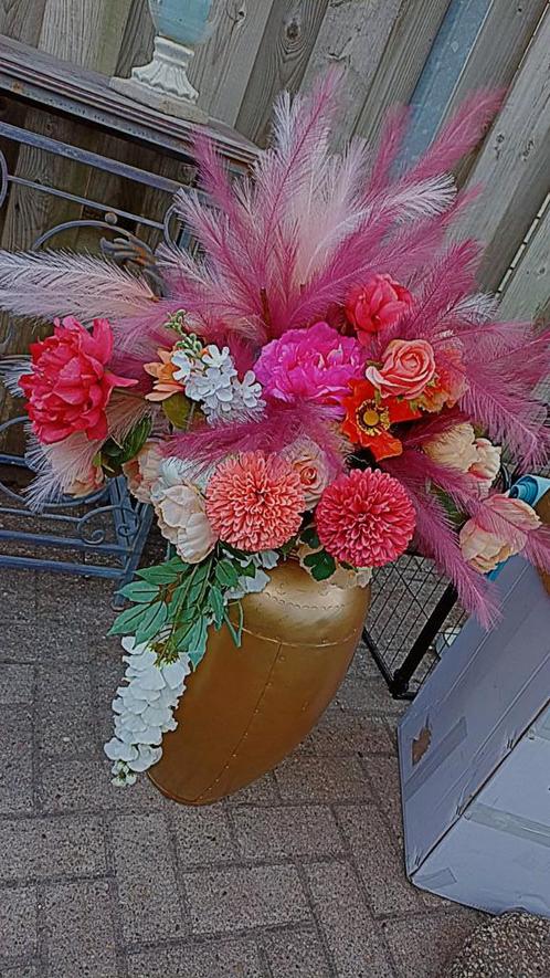 Vaas met kunstbloemen grote vaas, Huis en Inrichting, Woonaccessoires | Kunstplanten en Kunstbloemen, Zo goed als nieuw, Ophalen of Verzenden