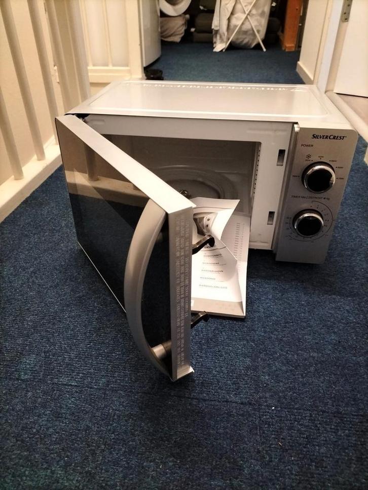 SilverCrest Magnetron - Zo goed als nieuw!, Witgoed en Apparatuur, Magnetrons, Zo goed als nieuw, Vrijstaand, Magnetron, Minder dan 45 cm