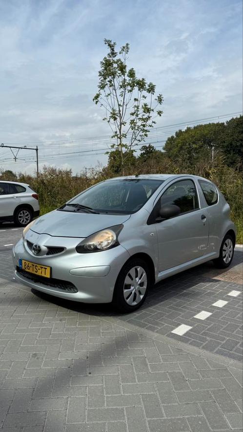 Toyota Aygo 1.0 12V Vvt-i 3DRS MMT 2007 Grijs, Auto's, Toyota, Bedrijf, Aygo, Benzine, A, Hatchback, Handgeschakeld, Origineel Nederlands