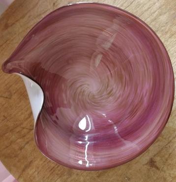 Glazen schaal, paars- lila,- goud,- en bruinkleurig beschikbaar voor biedingen