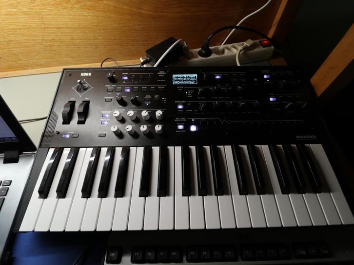 KORG WAVESTATE, Muziek en Instrumenten, Synthesizers, Zo goed als nieuw, 61 toetsen, Korg, Ophalen