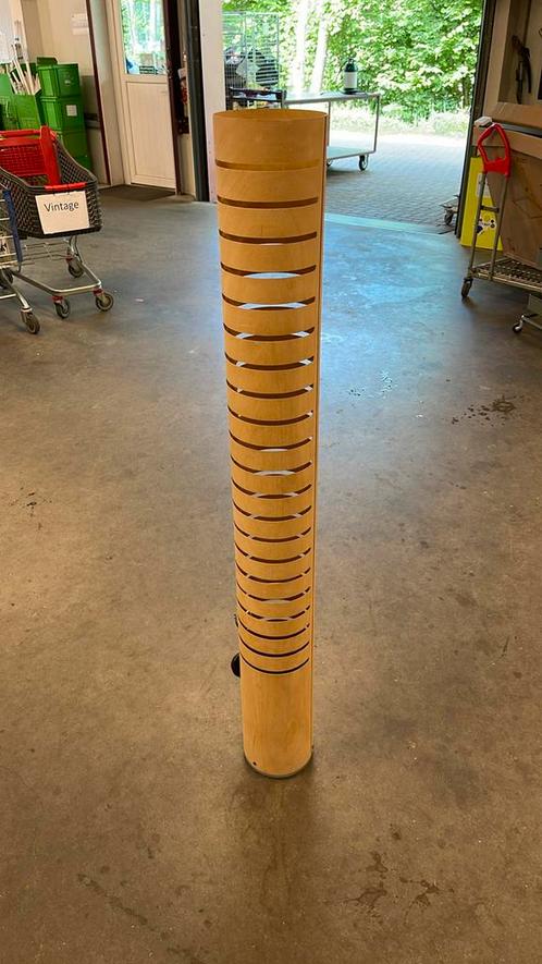 Ruud Jan Kokke - Model: Bron - vloerlamp - 150cm, Huis en Inrichting, Lampen | Vloerlampen, Zo goed als nieuw, 150 tot 200 cm