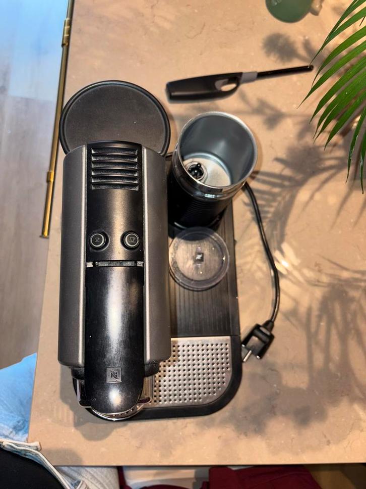 Krups Nespresso Apparaat + Aeroccino, Witgoed en Apparatuur, Koffiezetapparaten, Gebruikt, Koffiepads en cups, Espresso apparaat