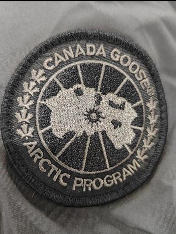 Canada Goose Macmillan Grijs (Black Label) beschikbaar voor biedingen