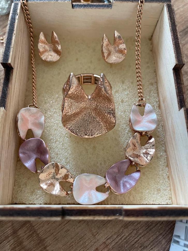 Sieradenset van Steps zgan, Sieraden, Tassen en Uiterlijk, Armbanden, Zo goed als nieuw, Overige materialen, Roze, Ophalen of Verzenden