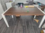 In hoogte verstelbare tafel/bureau, Huis en Inrichting, Bureaus, Ophalen, Zo goed als nieuw