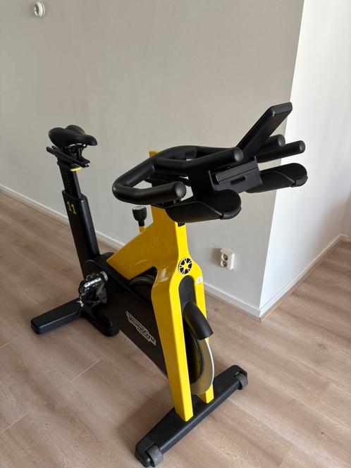 Technogym group cycle connect - (cycling, spinning, fiets), Sport en Fitness, Fitnessapparatuur, Zo goed als nieuw, Spinningfiets