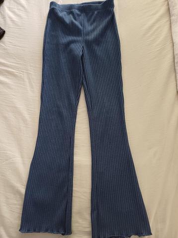 Legging donkerblauw wijde pijp (zeeman) 128 beschikbaar voor biedingen