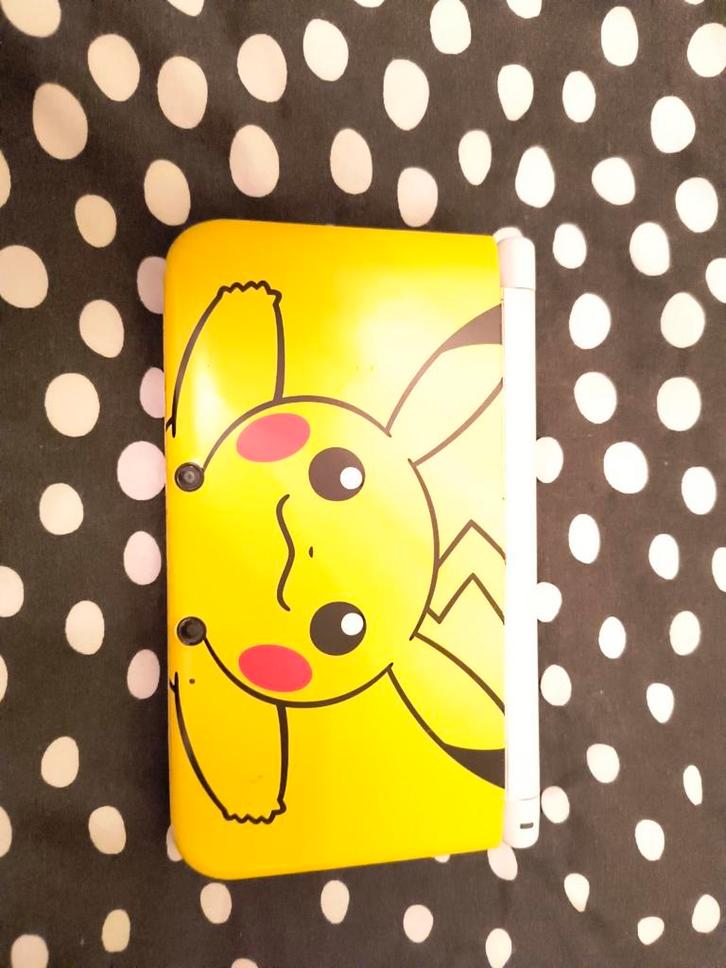 NINTENDO 3ds XL PIKACHU EDITION, Spelcomputers en Games, Games | Nintendo 2DS en 3DS, Zo goed als nieuw, Avontuur en Actie, 1 speler