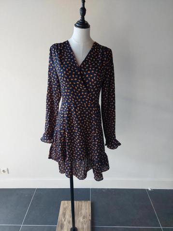 Jurkje oranje / blauw maat S boven de knieën beschikbaar voor biedingen