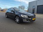 Volvo V60 D6 283pk Plug-in Hybrid Carplay ACC FULL OPTIONS, Auto's, Automaat, Zwart, Vierwielaandrijving, Particulier