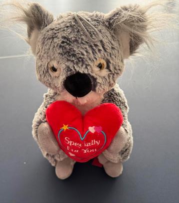 	 Actie Schattige koala knuffel met hart 30 cm beschikbaar voor biedingen