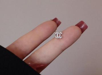 Chanel piercing oorbel zilver beschikbaar voor biedingen