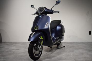 Vespa GTS 300 SuperTech Blue energico matt