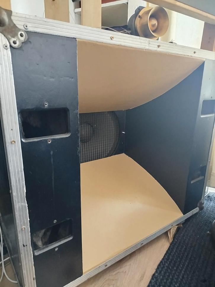 GRATIS: 2x JBL 4560 voor HIFI of PA; ophalen in Rotterdam, Audio, Tv en Foto, Luidsprekers, Gebruikt, Front, Rear of Stereo speakers