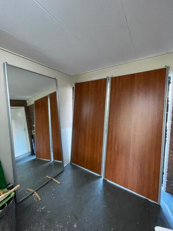 Te koop: 3 roldeuren beschikbaar voor biedingen