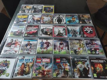 Playstation 3 + 3 controllers, 27 games en Nyko Charge Base beschikbaar voor biedingen